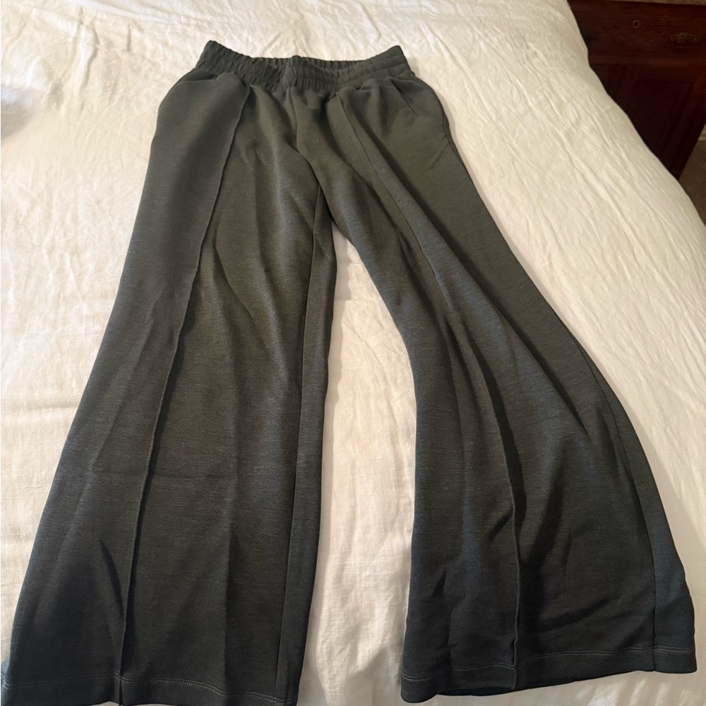 Varley Doublesoft Sweatpants Dark Green Wide-Leg